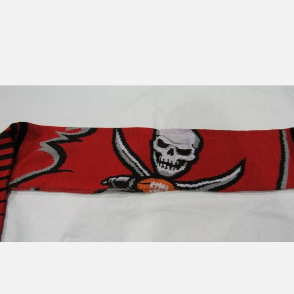 NFL Scarf Tampa Bay Buccaneers 2014 Big Logo Fans Show Support Team.Red Black. - Picture 5 of 6